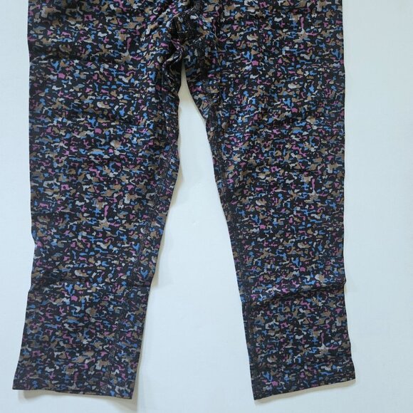 Nike Pro Leggings Womens S NWT Dri-Fit Multicolor Camo Capri - Picture 2 of 4
